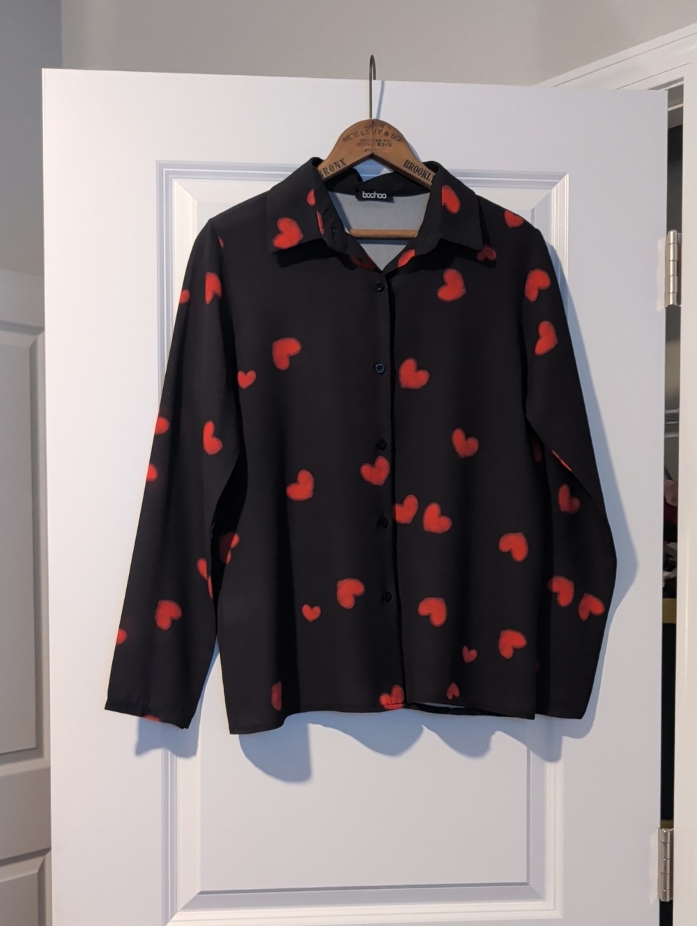 boohoo Black Button-Up Blazer with Red Heart Print Made In Italy